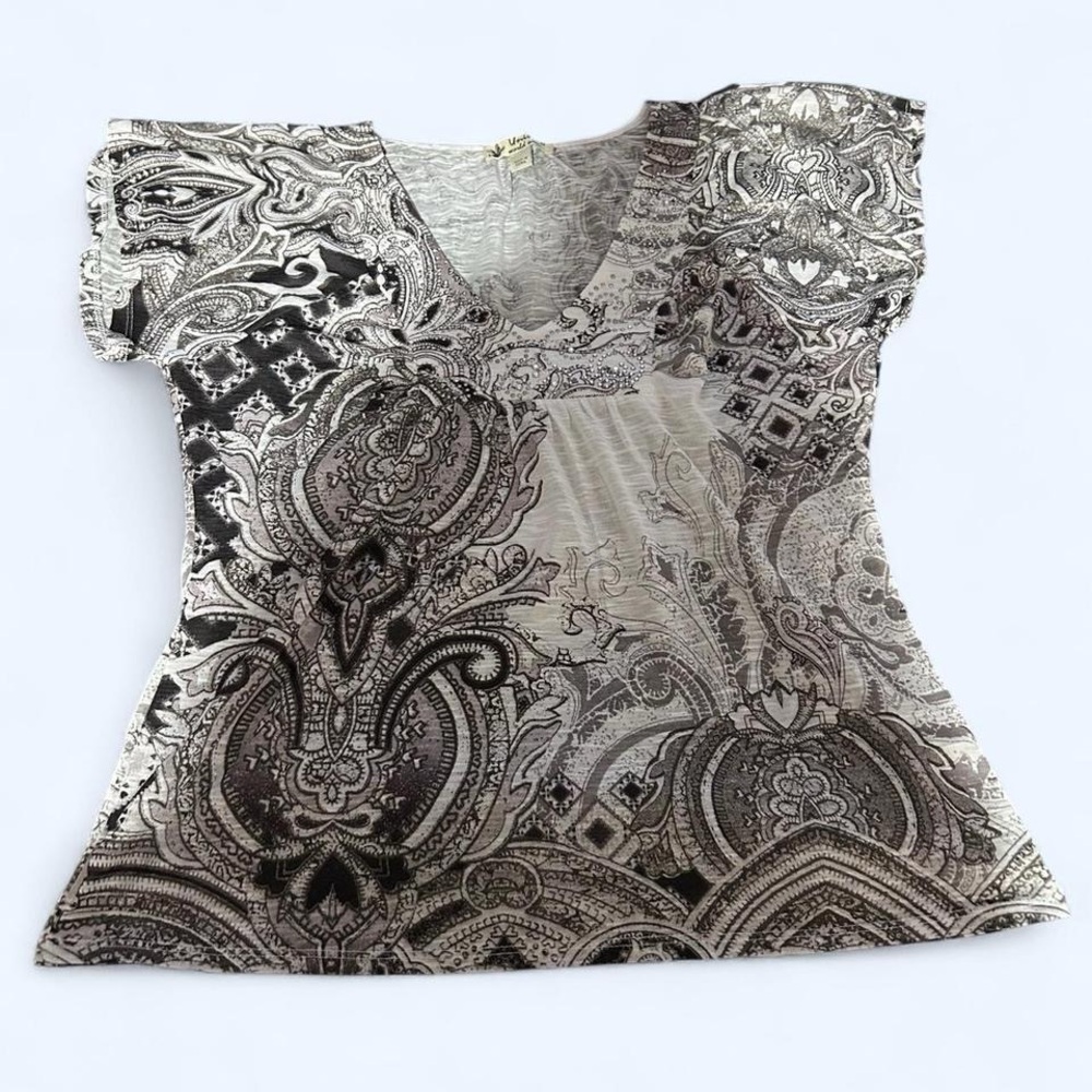 Unity World Wear Black and White Paisley Blouse